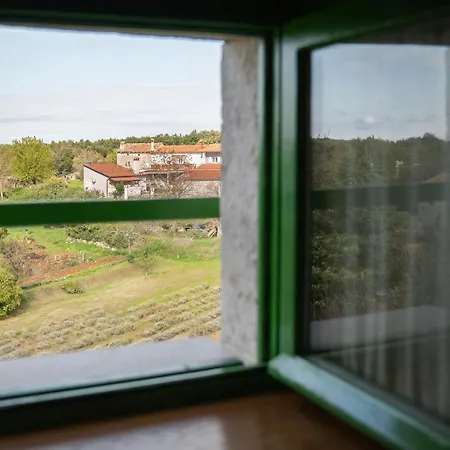House Mario Semesterbostad Peresiji